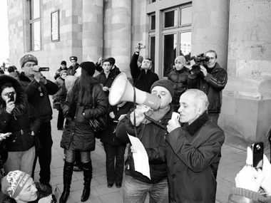 Акция протеста в защиту села Каджаран. «Как нам оставить свои дома, могилы родных?» Акция протеста в защиту села Каджаран. «Как нам оставить свои дома, могилы родных?»